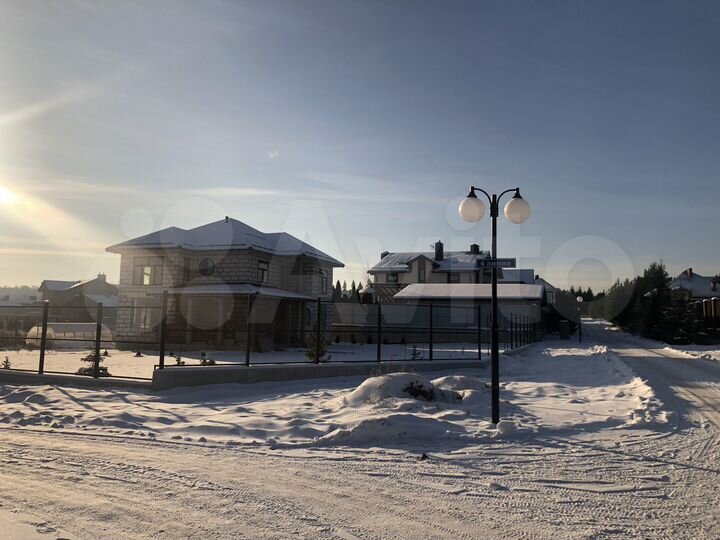 Дом 200 м² на участке 14 сот.