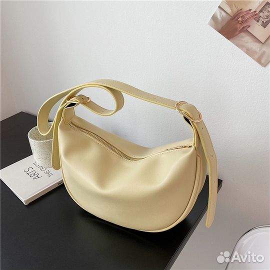 Сумка женская через плечо нежно желтого цвета