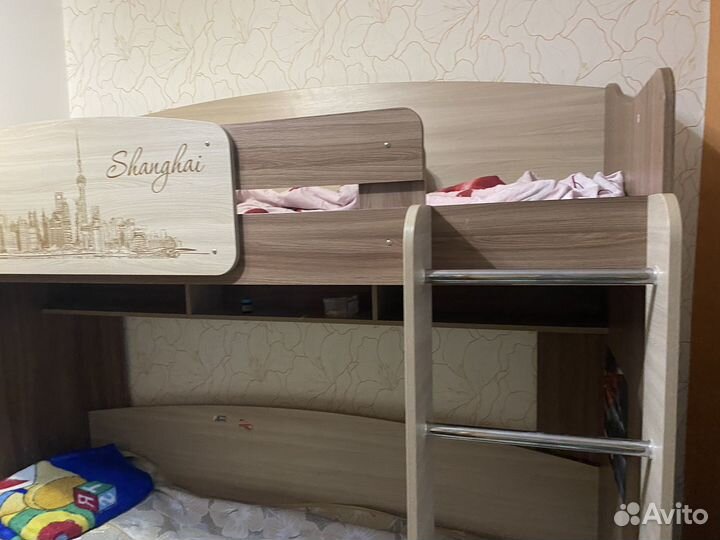 Двухъярусная кровать