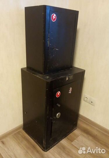 Сейф напольный