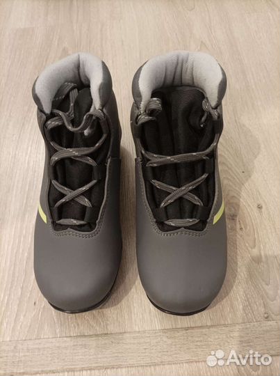 Лыжные ботинки р,31 новые
