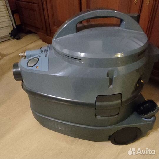 Моющий пылесос Philips