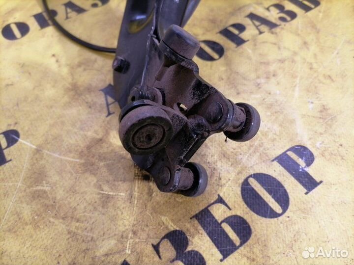 Ролик двери сдвижной Kia Carnival 1 1998-2006