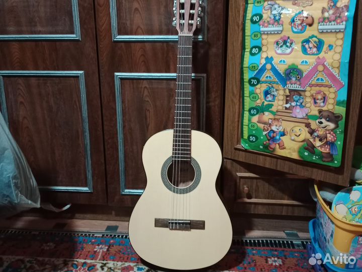 Гитара класическая +чехол