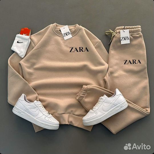 Мужской спортивный костюм