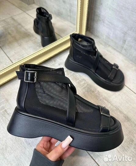 Сандалии женские