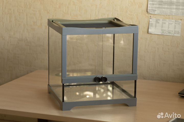 Террариум для рептилий, амфибий и насекомых