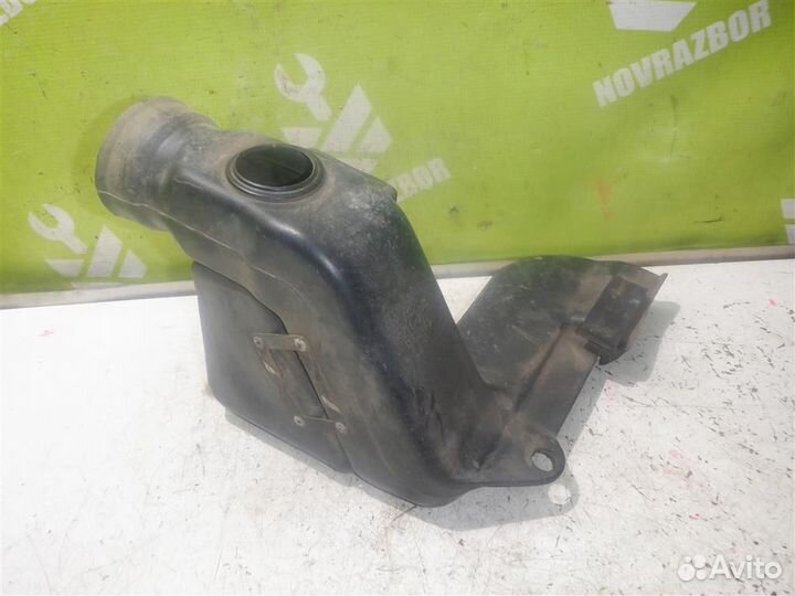 Воздухозаборник (внутри) Хендай Лантра 96-00