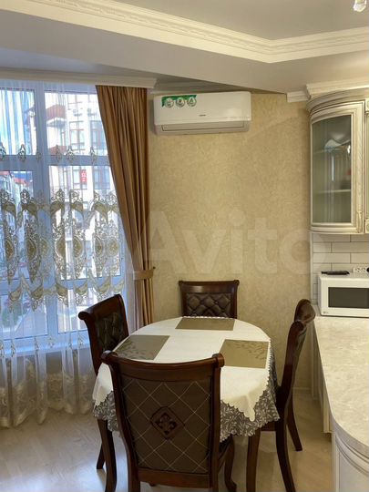 2-к. квартира, 72 м², 4/8 эт.