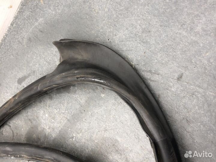 Передний правый уплотнитель двери cobalt