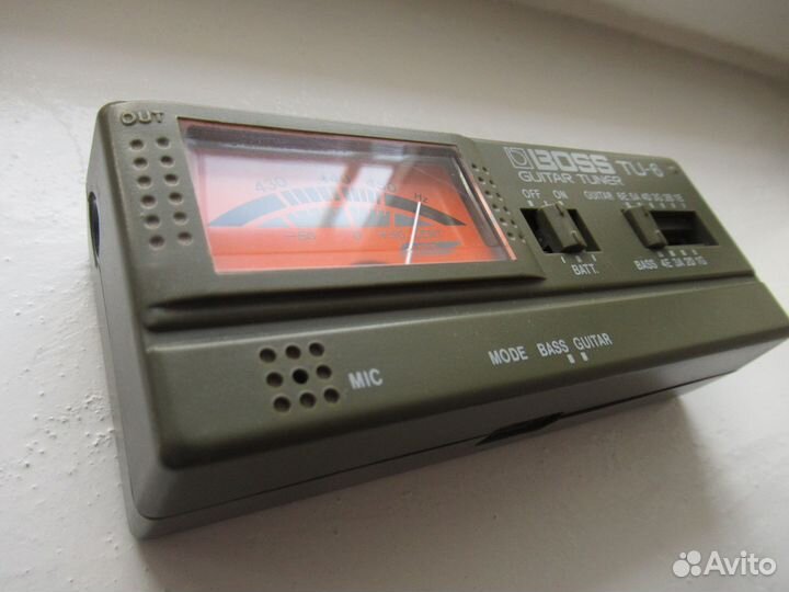 Boss TU-6 Tuner аналоговый гитарный тюнер