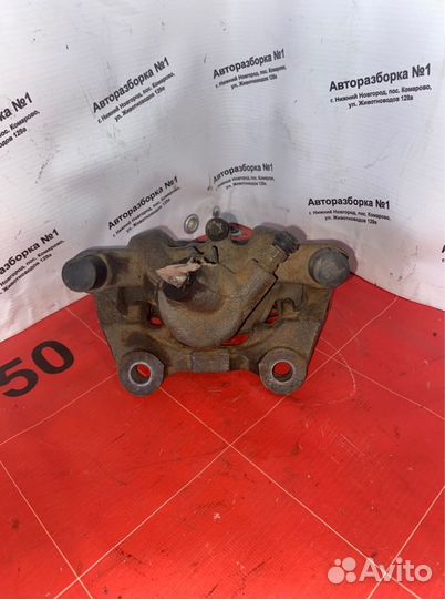 Суппорт задний левый Mercedes-Benz C-Class W204