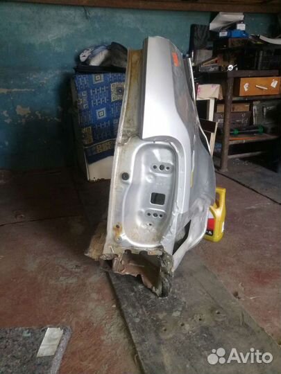 Крыло заднее правое на Рено Дастер