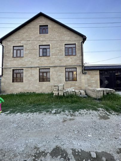 Дом 201 м² на участке 5,1 сот.