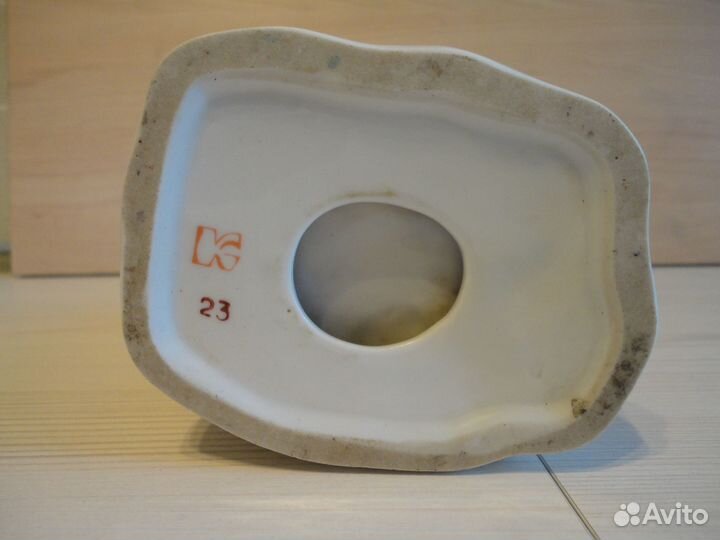 Фарфоровая статуэтка (Левко и Оксана )