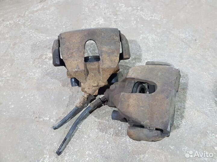 Суппорт тормозной передний Ford focus 2