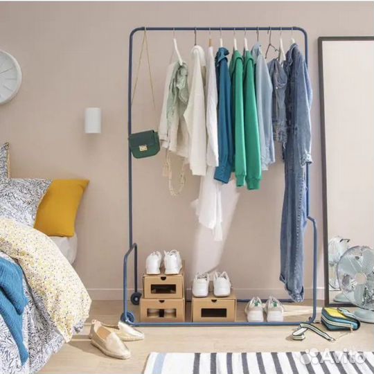 Вешалка-реил черная