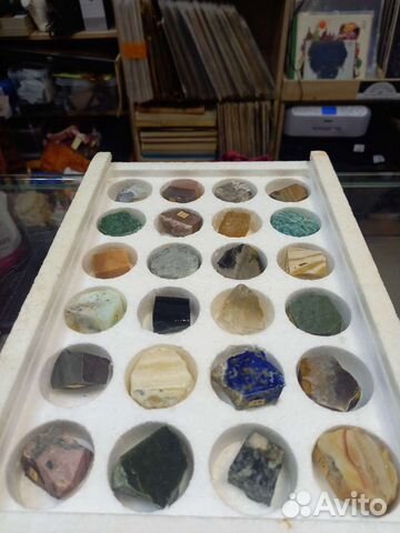 Камни и минералы коллекция