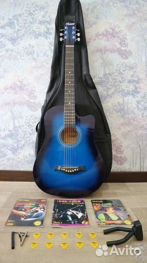 Акустическая гитара с чехлом