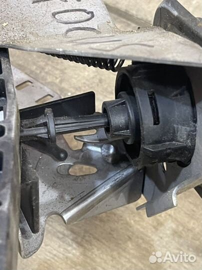 Педаль сцепления с цилиндром Ford Focus 2