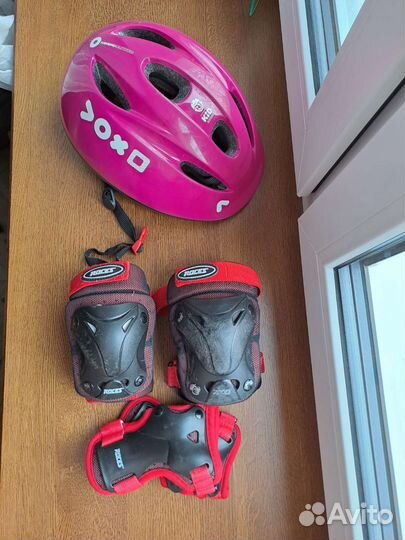 Шлем для роликов коньков велосипеда