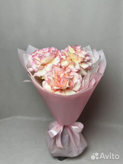 3 Французские розы с оформлением