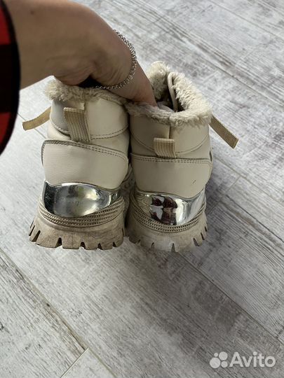 Кроссовки на меху