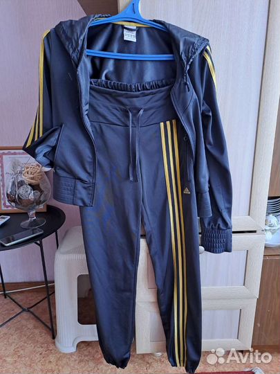 Спортивный костюм женский