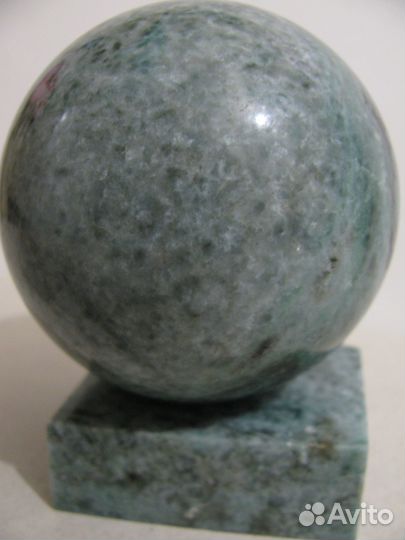 Шар из жадеита