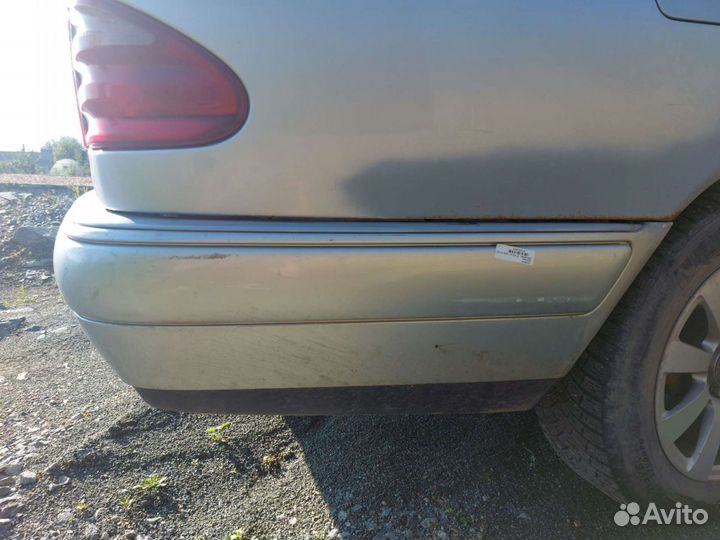 Задний бампер w210