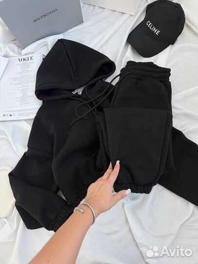 Спортивный костюм женский