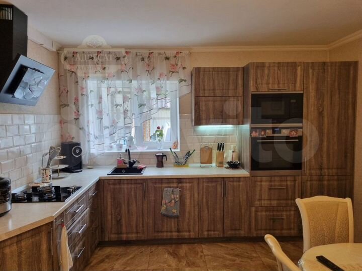 Коттедж 169 м² на участке 6,6 сот.