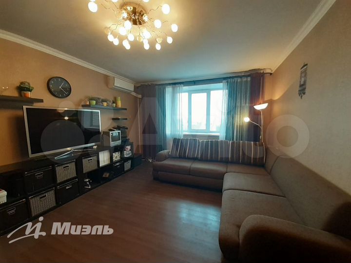 2-к. квартира, 64 м², 8/9 эт.