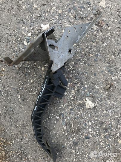 Педаль сцепления Ford Focus 2