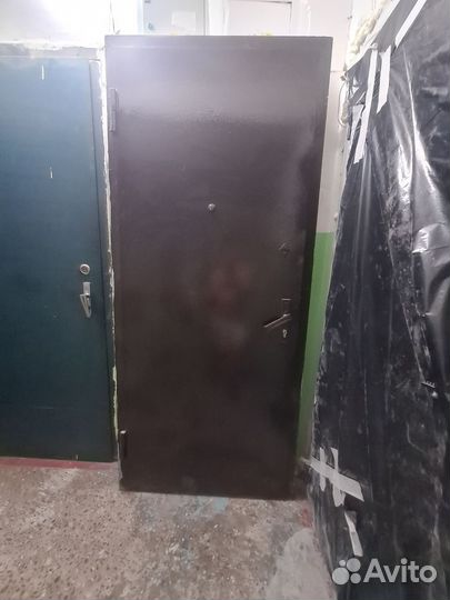 Дверь входная металлическая бу