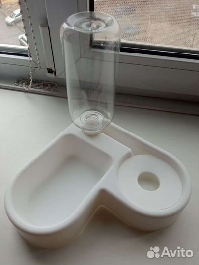 Кормушка-поилка