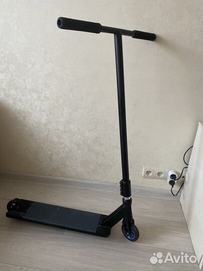 Трюковой самокат tech team infected