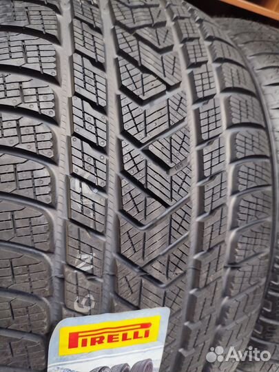 Pirelli Scorpion Winter 295/35 R21 и 315/30 R22 107V