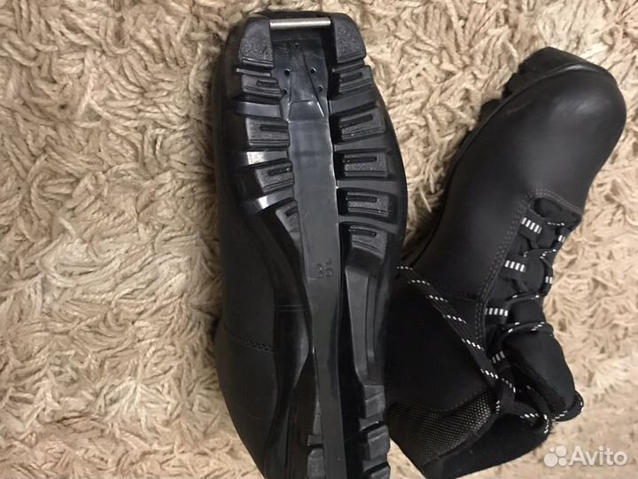 Лыжные ботинки