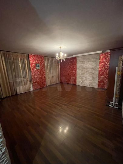 2-к. квартира, 75 м², 1/2 эт.