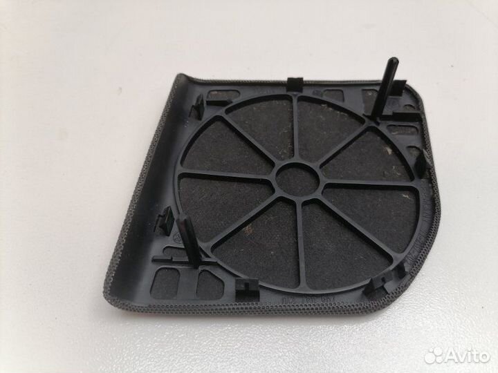 Крышка динамика правая Volkswagen Multivan T4