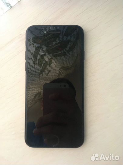 Телефон iPhone se 2020