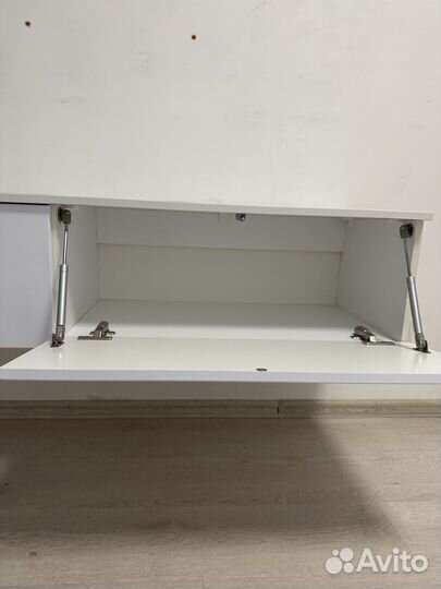 Тумба под тв белая подвесная