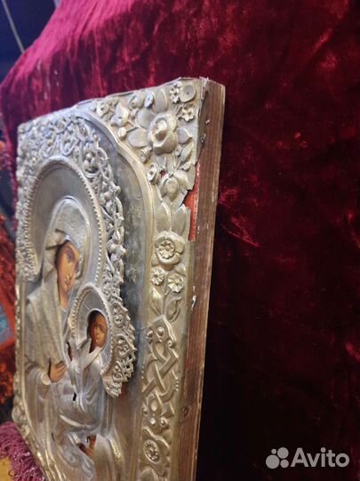 Икона Тихвинская божья матерь