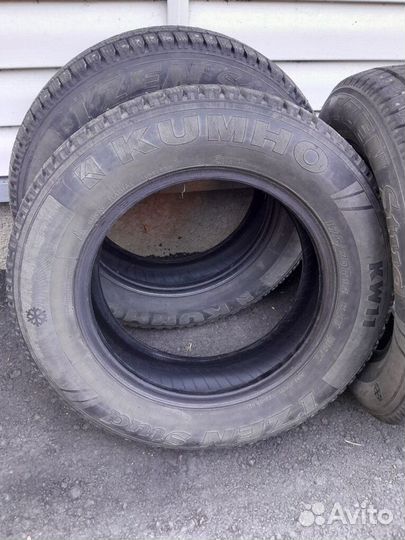 Kumho I'Zen Stud Snow KW11 175/70 R14