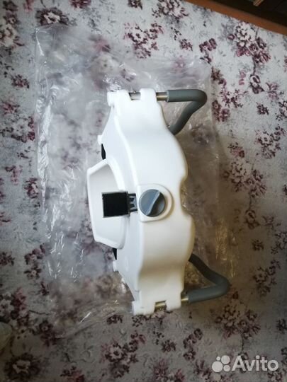 Насадка на унитаз с поручнями