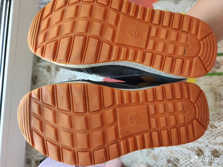 Кроссовки р-р 33