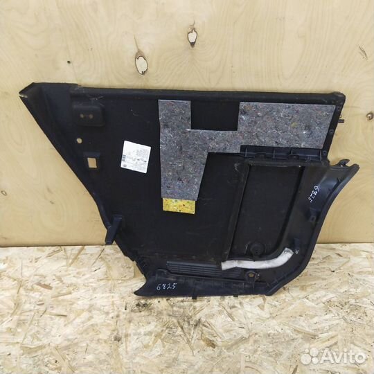 Обшивка отсека багажника правая Volkswagen Tiguan