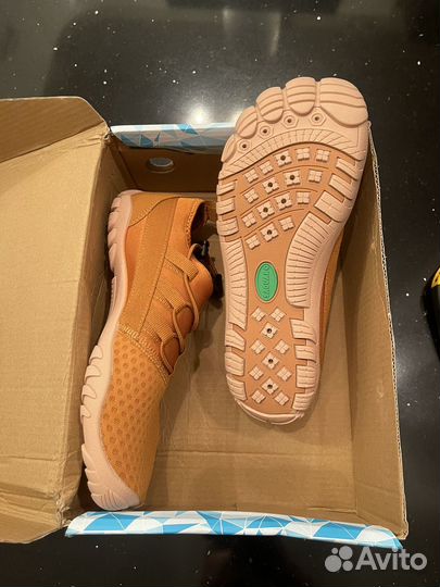 Босоногие женские кроссовки Saguaro