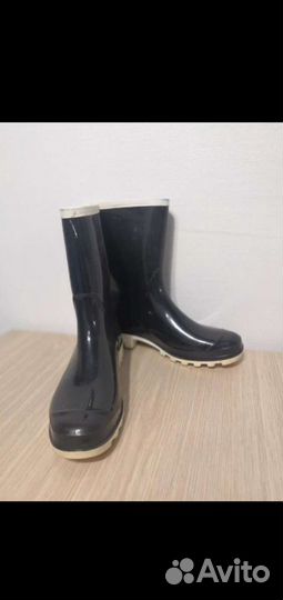 Резиновые сапоги